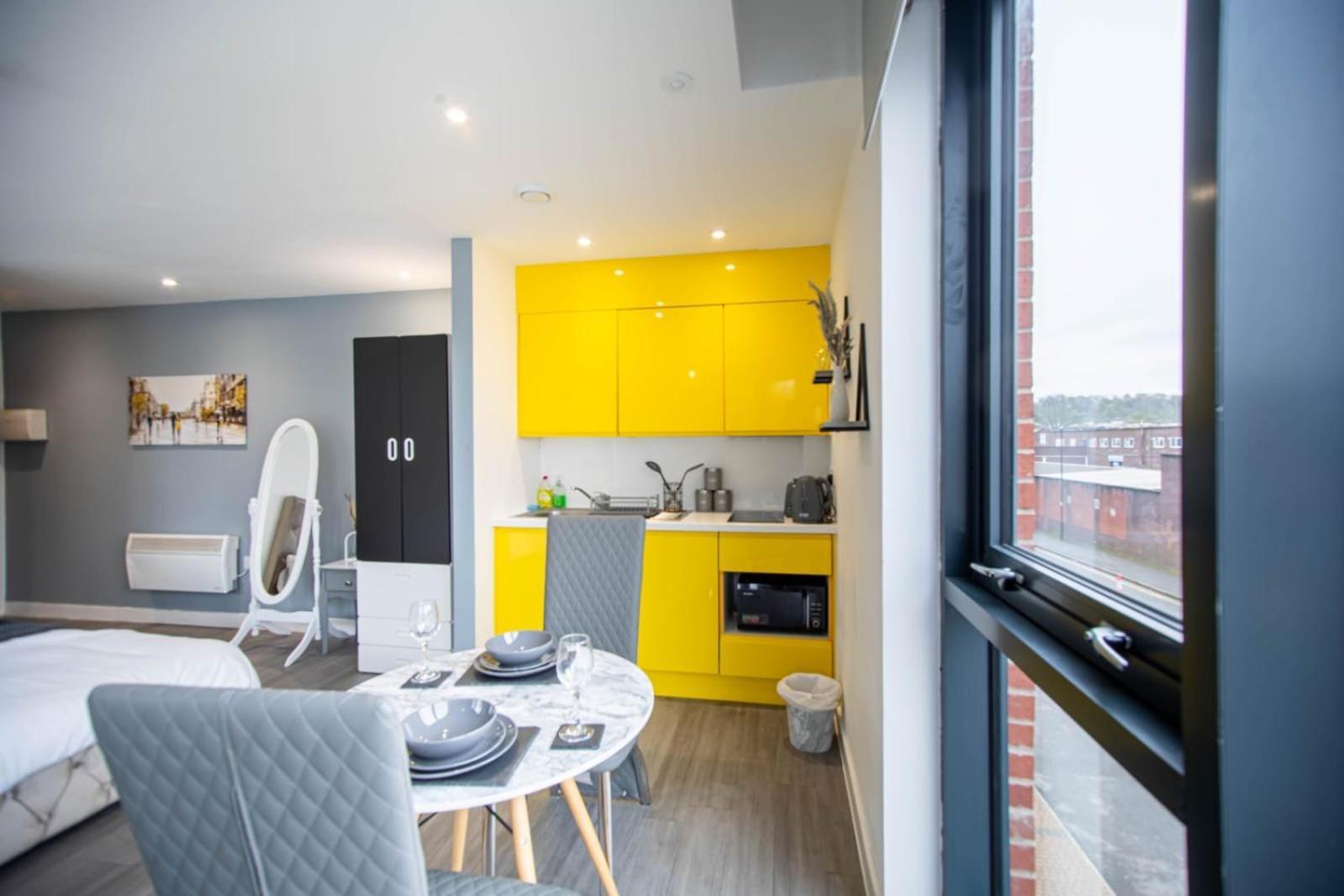 Excellent Studio Balcony Apartment In Sheffield Exterior photo